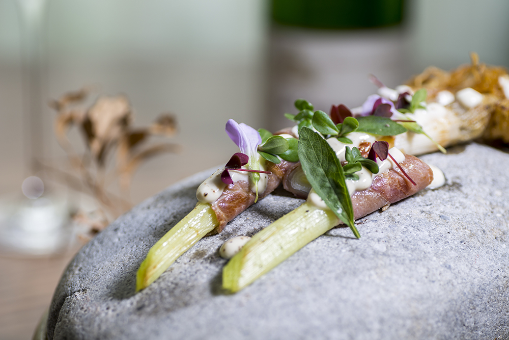 fine dining restaurant, michelin, avant garde